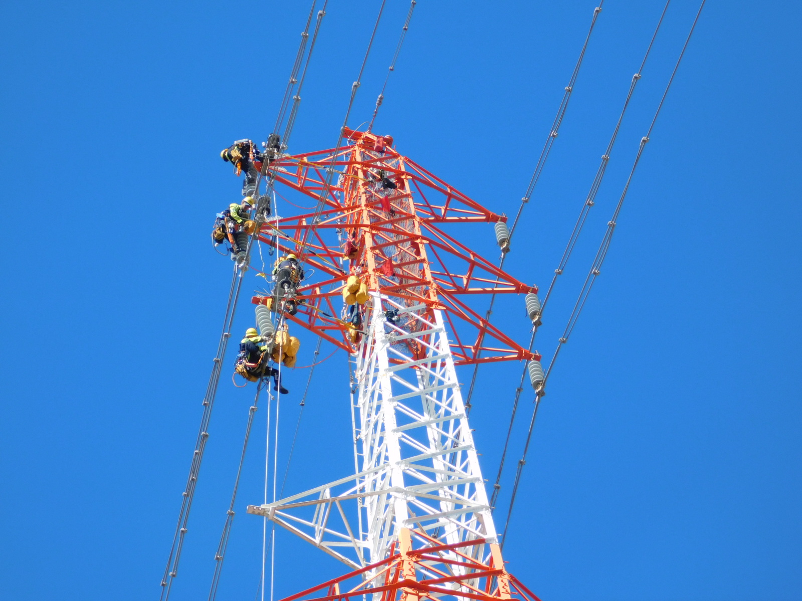 送電線、鉄塔